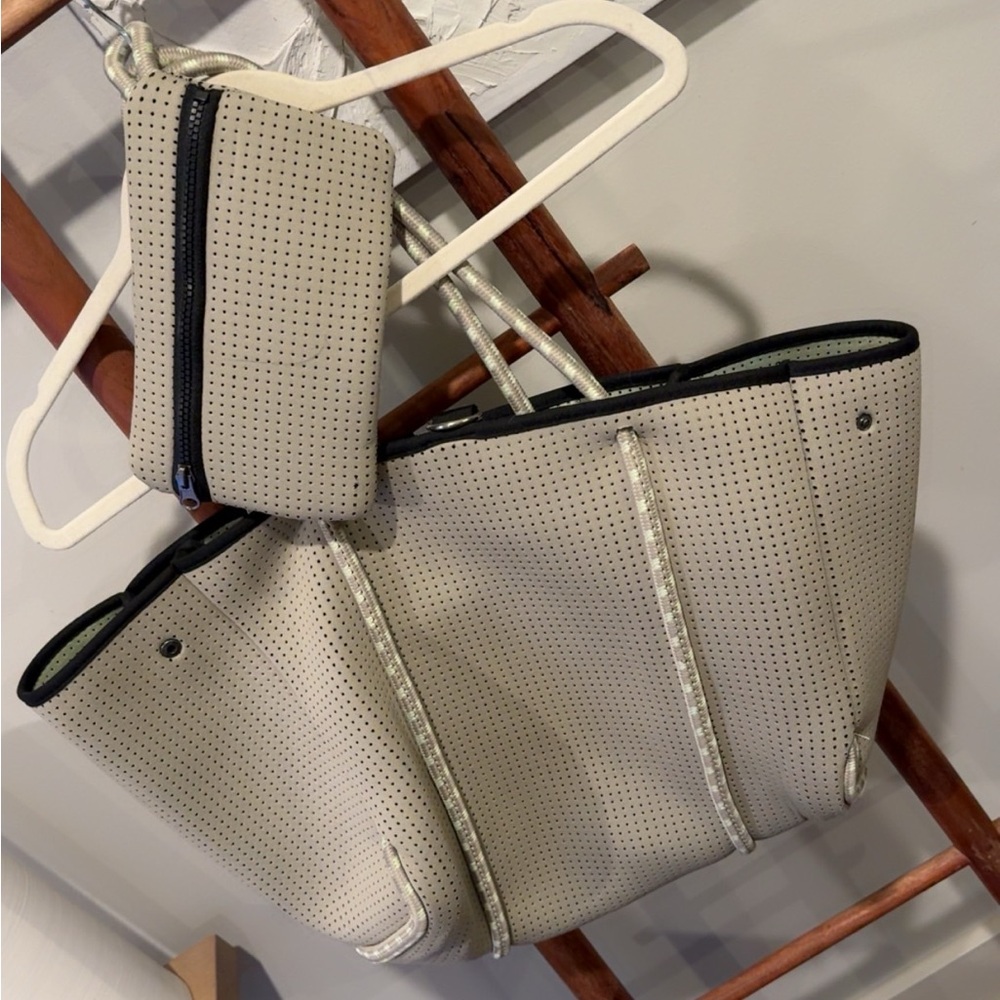 Chic Beige Tote Bag with Pouch